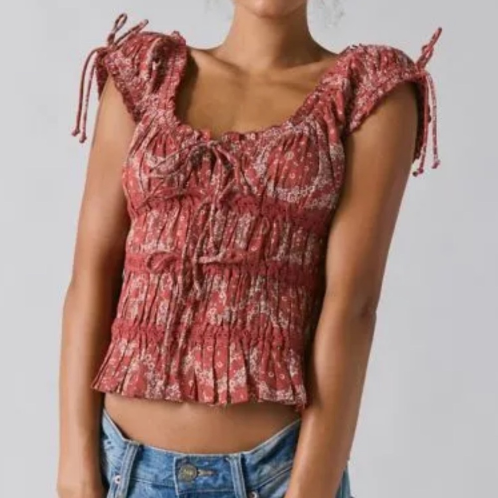 ISO Kimchi Blue Red Floral Tie-Front Smocked Crop Top